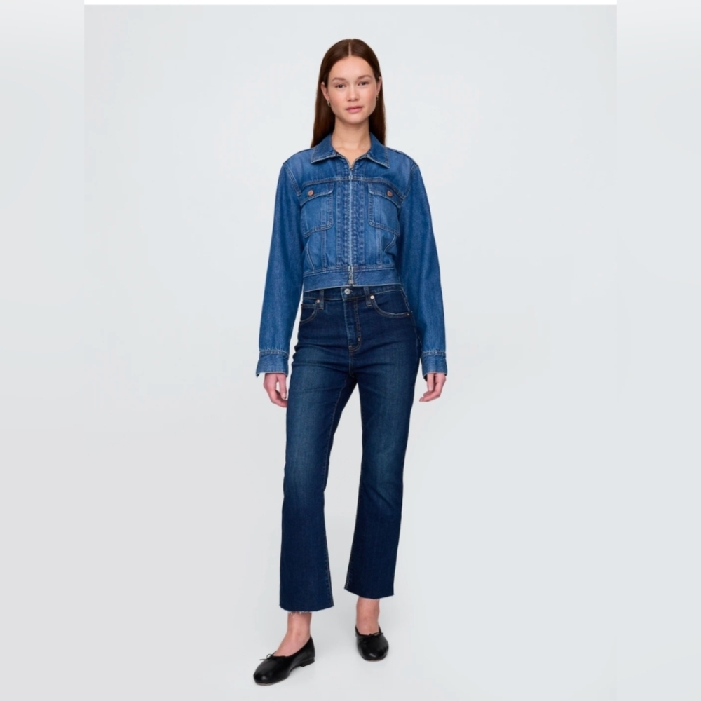 GAP High Rise kick Fit Size 33 / 16 Tall NWT